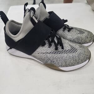 Nike Womens Air Zoom Strong 843975-100 Gray Size 6 Running Shoes Sneakers